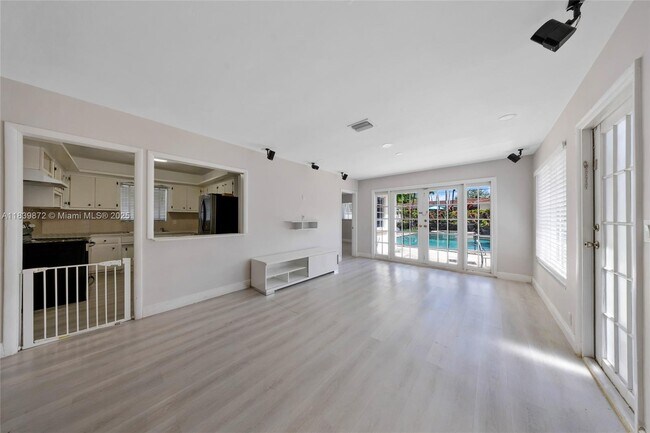 Building Photo - 5781 SW 25th St
