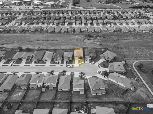 Building Photo - 3306 Lorne Dr