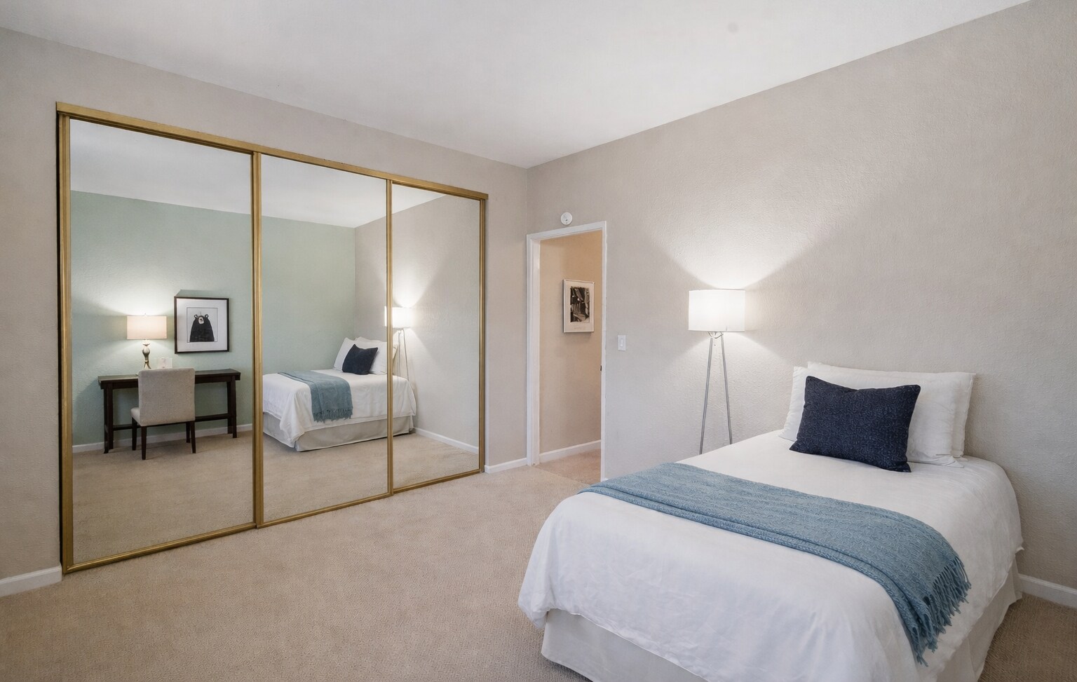 Building Photo - 2677 Oak Rd