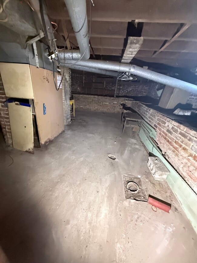 Building Photo - 512 Powell St