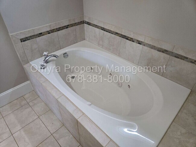 Building Photo - Beautiful 3 Bedroom House in Reynoldstown!