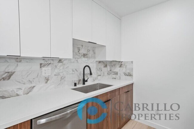 Building Photo - 4669 34th St