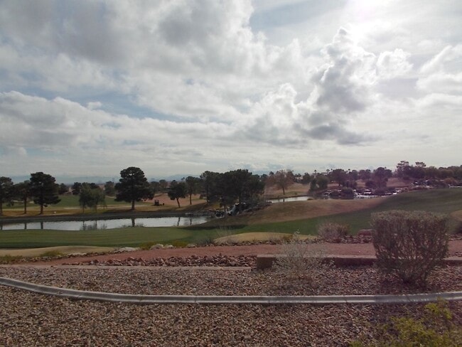 Building Photo - Single-Story Townhome with Golf Course Views in Summerlin