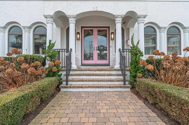 Building Photo - 112 S Rumson Ave