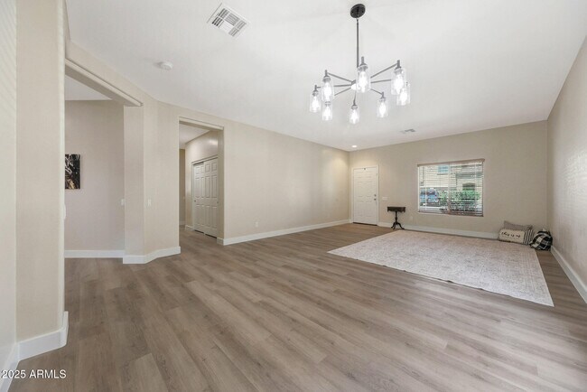 Building Photo - 9423 W Monte Vista Rd