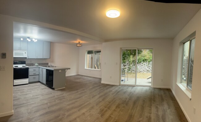 Building Photo - 2125 Hamilton Ave