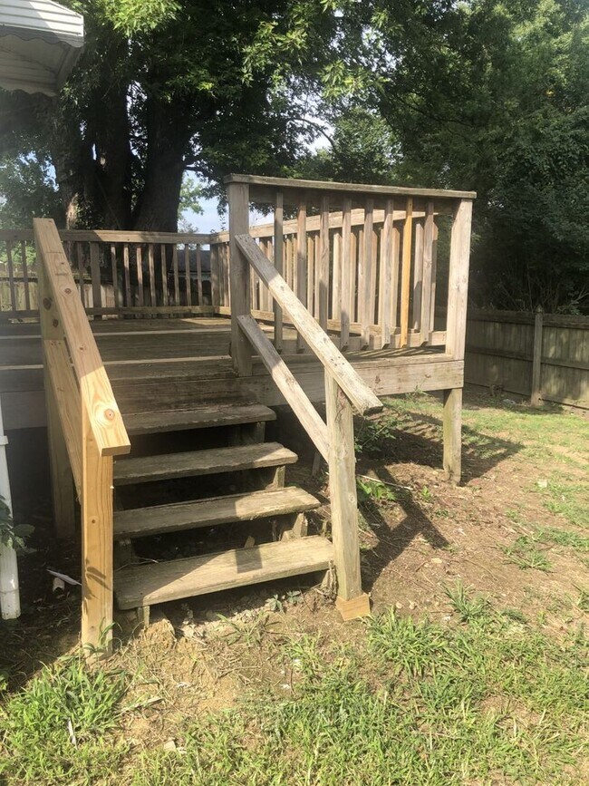 Building Photo - 3 Bedroom 1 Bath Home  Kingsport, TN