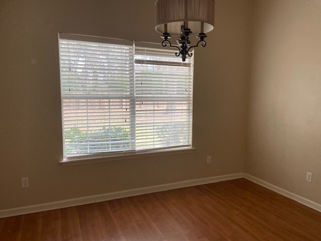 Building Photo - 1319 Blakemore Ct