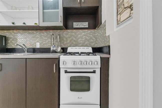 Building Photo - 503 75th St