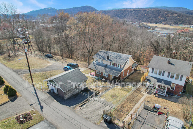 Building Photo - 36 Hawthorne Ave