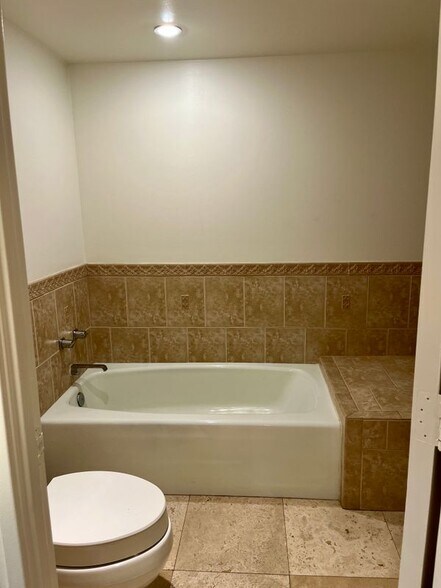 Building Photo - 10445 Wilshire Blvd