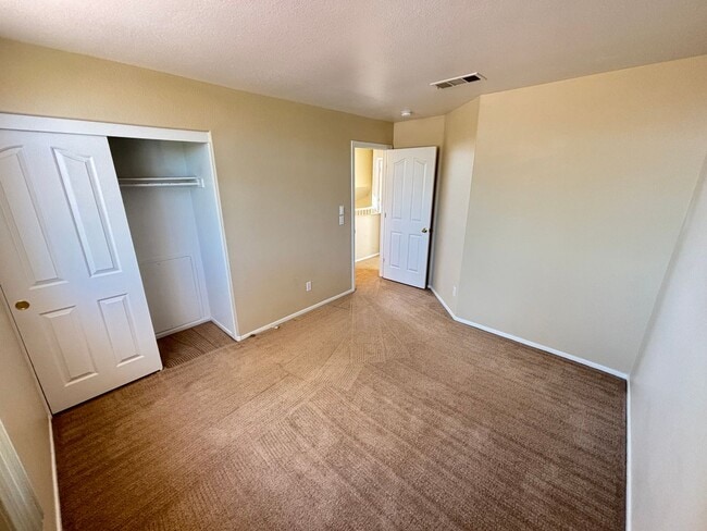 Building Photo - Gorgeous 3Bed/2.5Bath, 2-Story home located in Summerlin