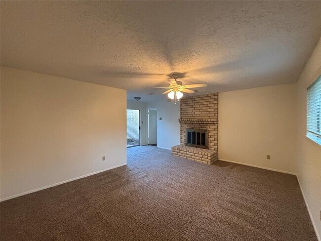 Building Photo - 12614 Campos Dr