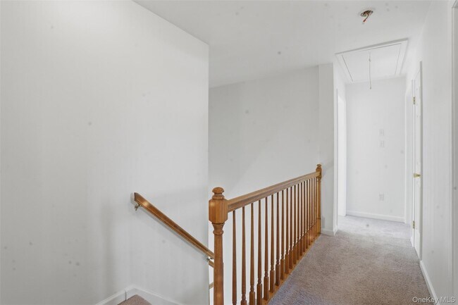 Building Photo - 34 Rombout Rd