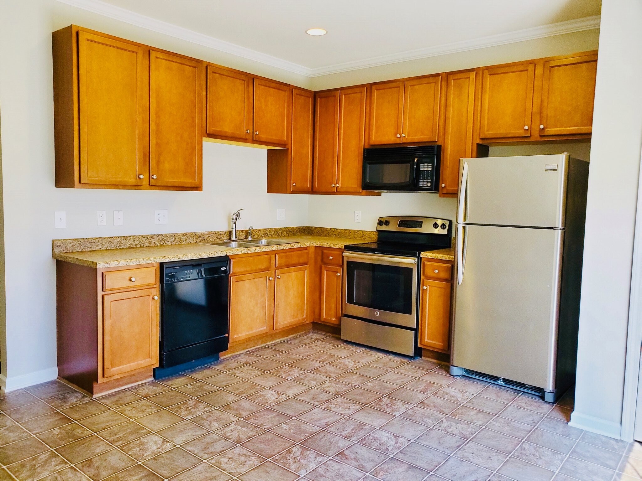 Building Photo - 651 Ganyard Farm Way