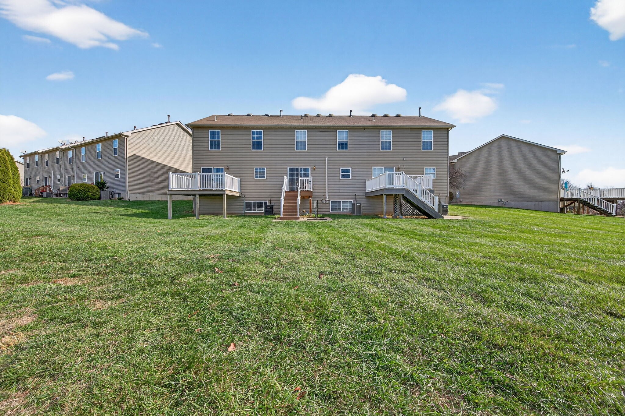 Building Photo - 373 Montclair Tower Dr