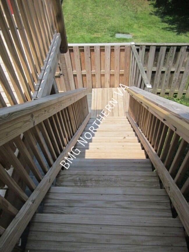 Building Photo - 14306 Newbern Loop