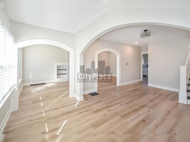 Building Photo - 752 Cottage Ave