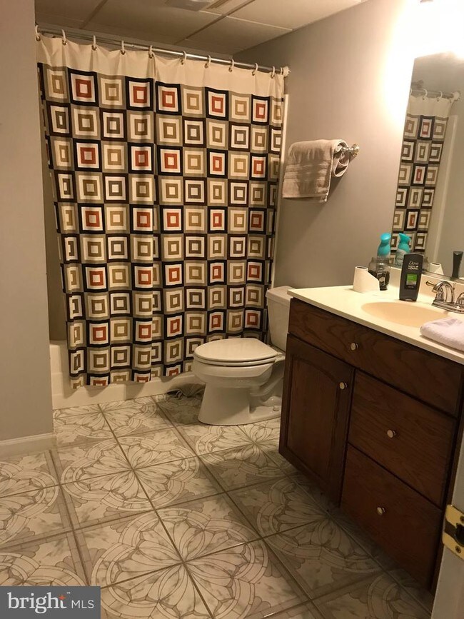 Building Photo - 4353 S Creek Ct