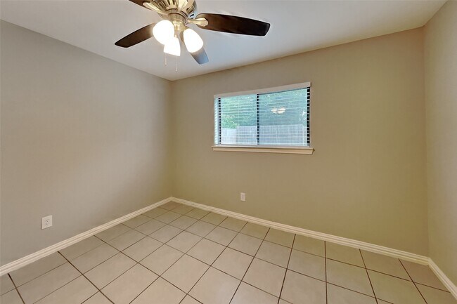 Building Photo - 18106 Navajo Trail Dr