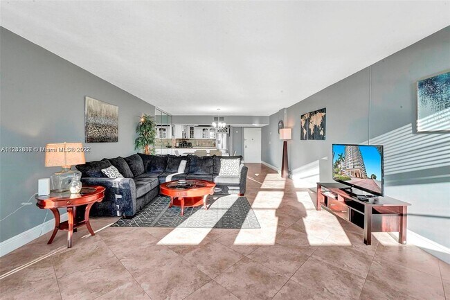 Building Photo - 3725 S Ocean Dr