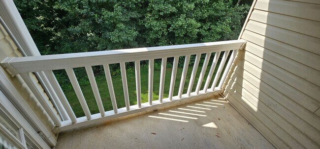 Building Photo - ****** HALF OFF FIRST FULL MONTH OF RENT!! ******