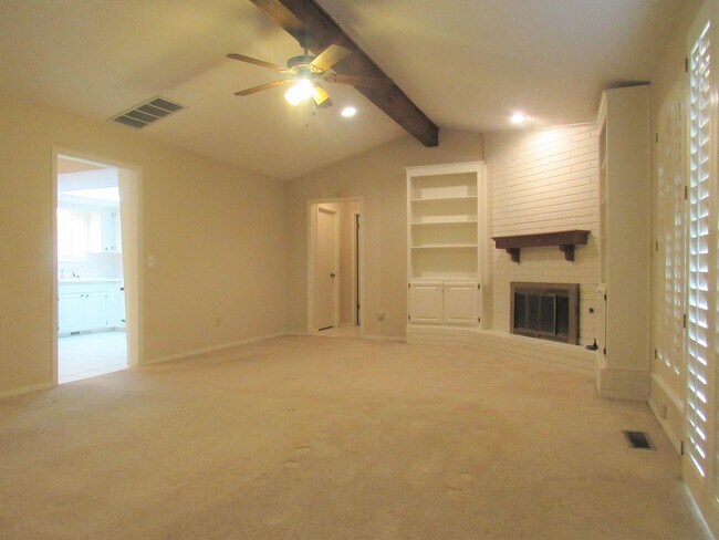 Building Photo - 7016 Stonycreek Dr