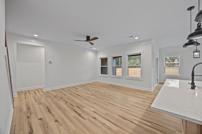 Building Photo - 1030 Gibson Rd
