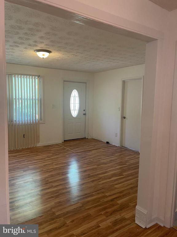 Building Photo - 6740 Solomons Island Rd N