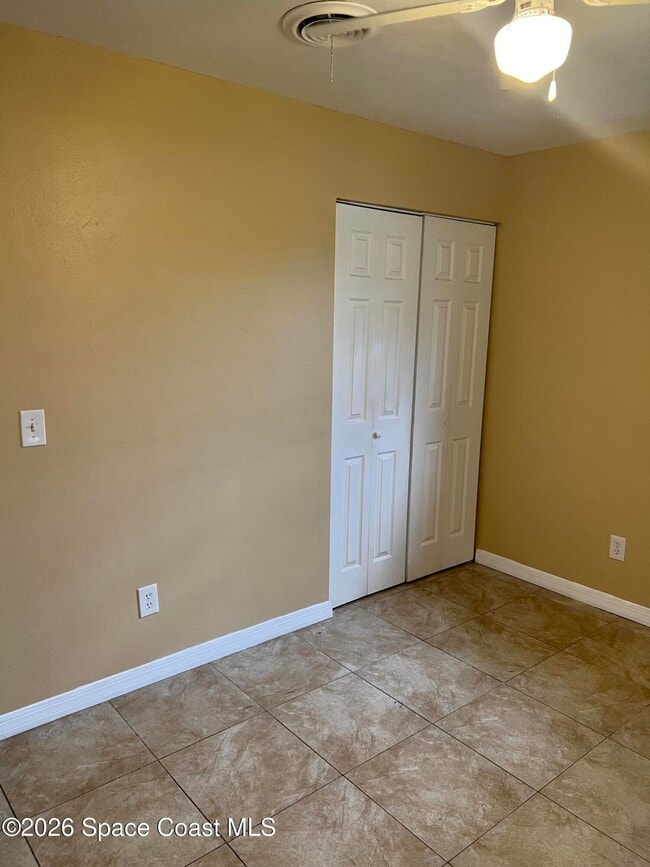Building Photo - 461 Amity Ave