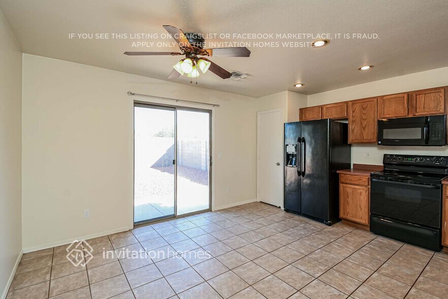 Building Photo - 11304 E Quarry Ave