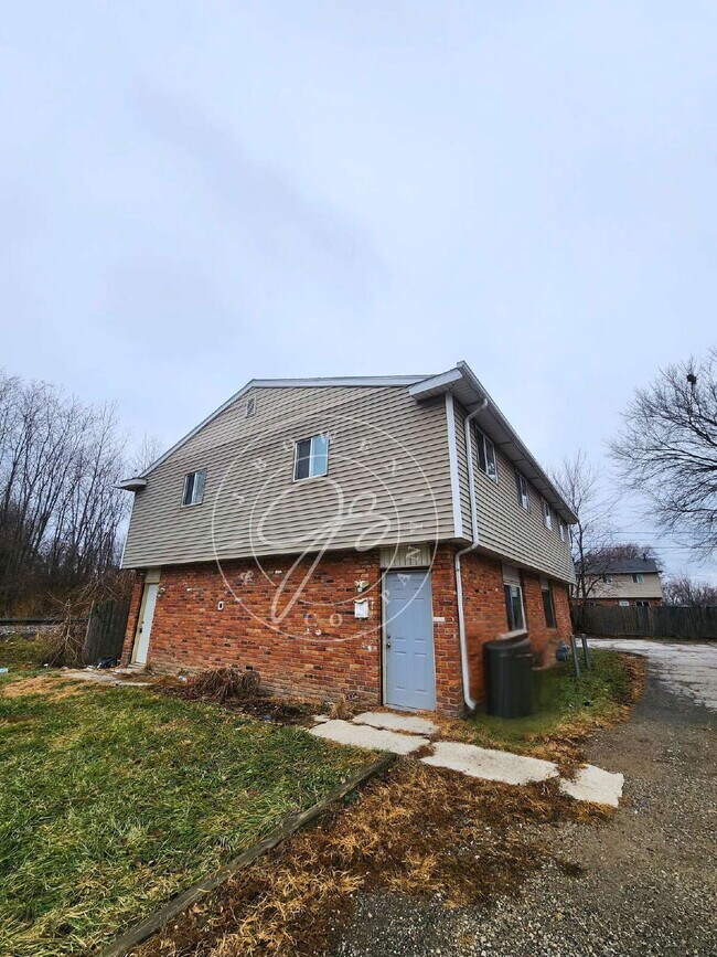 Building Photo - Already section 8 approved and ready for move in!