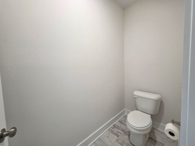 Building Photo - 4570 Omaha Dr