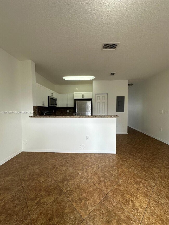 Building Photo - 2215 SE 25th Ave