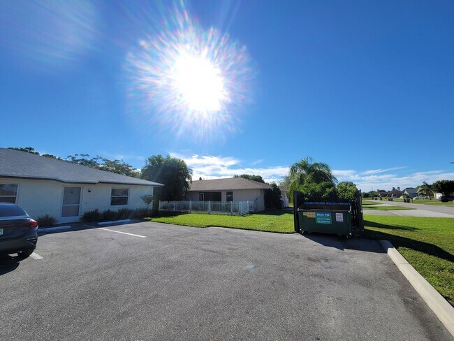 Building Photo - 4513 SW 8th Ct