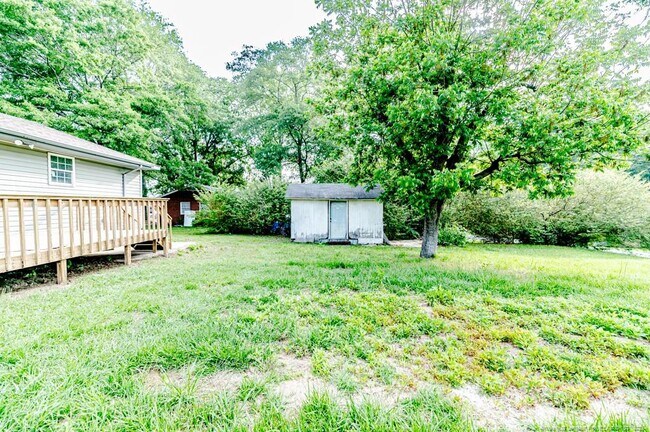 Building Photo - 1601 Tramway Rd