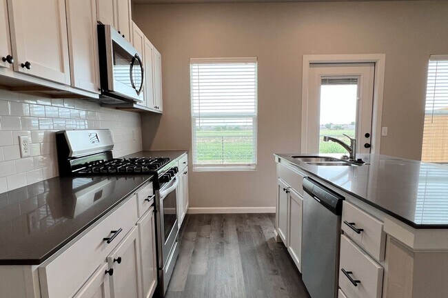 Building Photo - Townhome For Rent NW OKC!