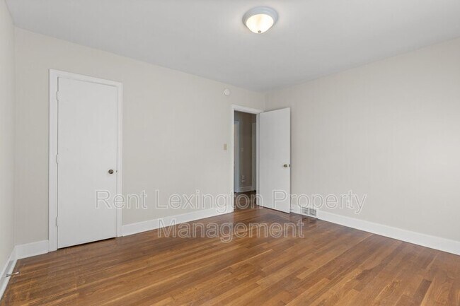 Building Photo - 312 Boiling Springs Dr