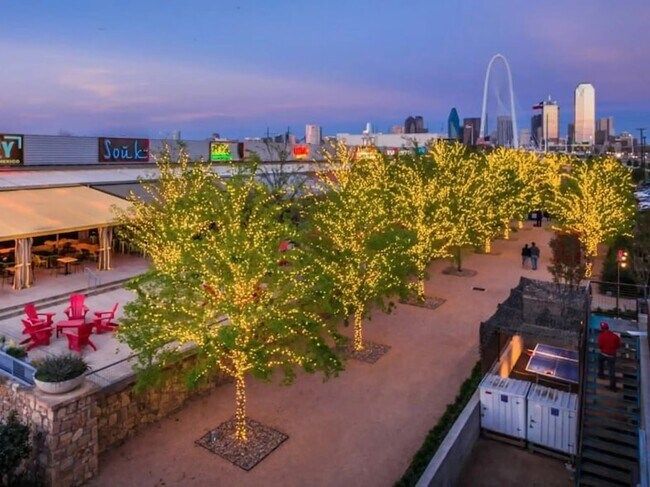 Building Photo - 1053 Manacor Ln