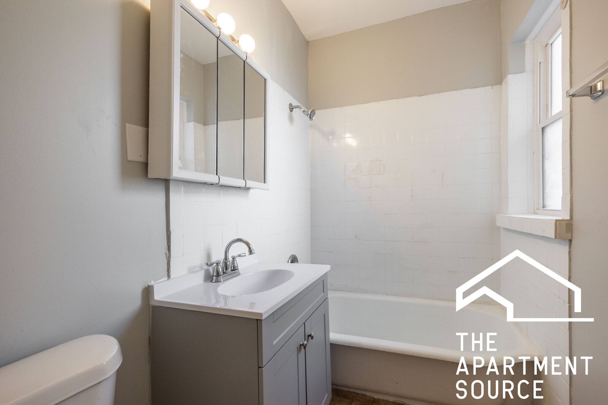 Building Photo - 2007 W Jarvis Ave