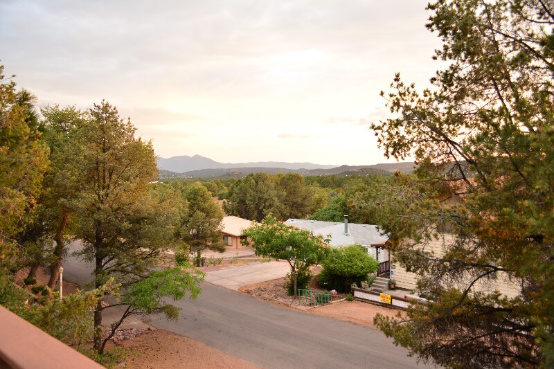 Building Photo - 909 N Matterhorn Rd