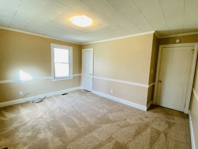 Building Photo - 3110 Chalfin Ave