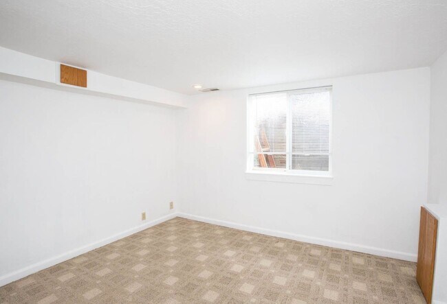 Building Photo - 2134 S 13th St W