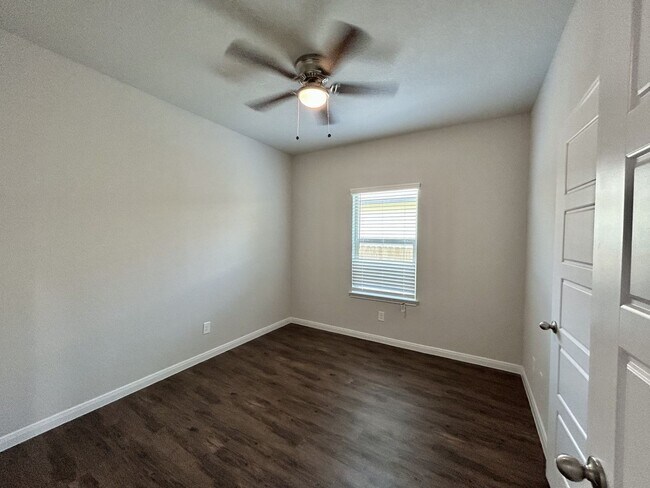 Building Photo - 10007 Westover Bluff