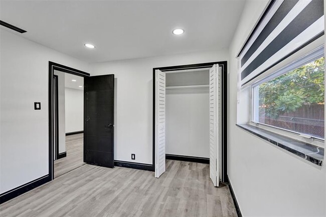 Building Photo - 5310 NW 16th St