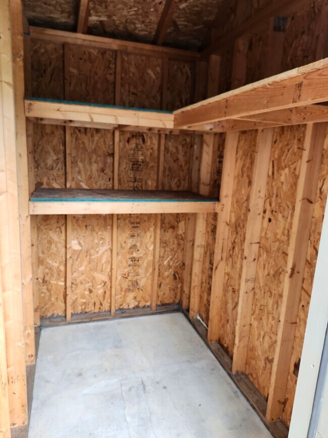 Building Photo - 1480 Woodlawn Dr