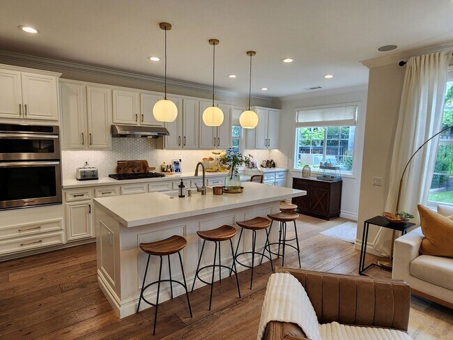 Building Photo - Highly Upgraged Ladera Ranch Home