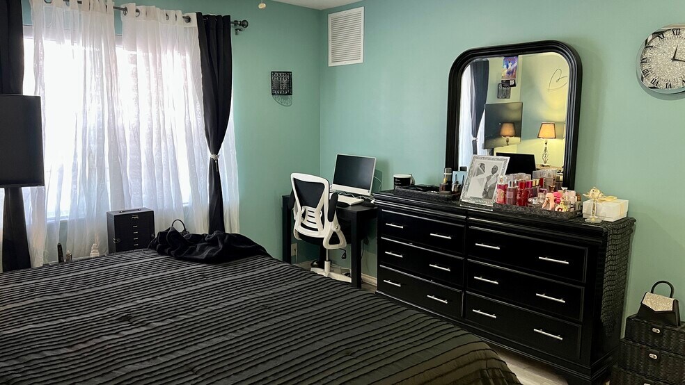 Master Bedroom with Walk In Closet - 140 S Cypress Rd