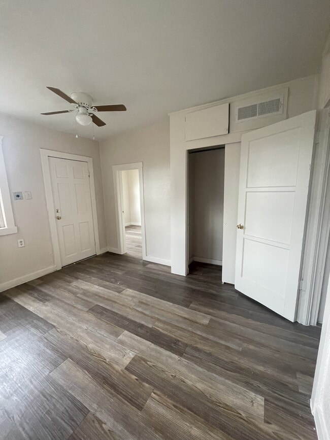 Building Photo - 1522 Yandell Dr