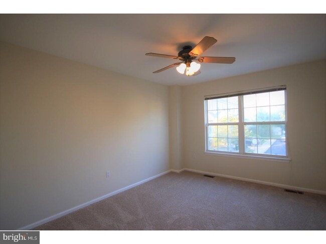 Building Photo - 3700 Harvard Dr